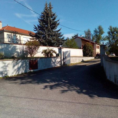 Chambres Des Arrys Bas-en-Basset Luaran gambar