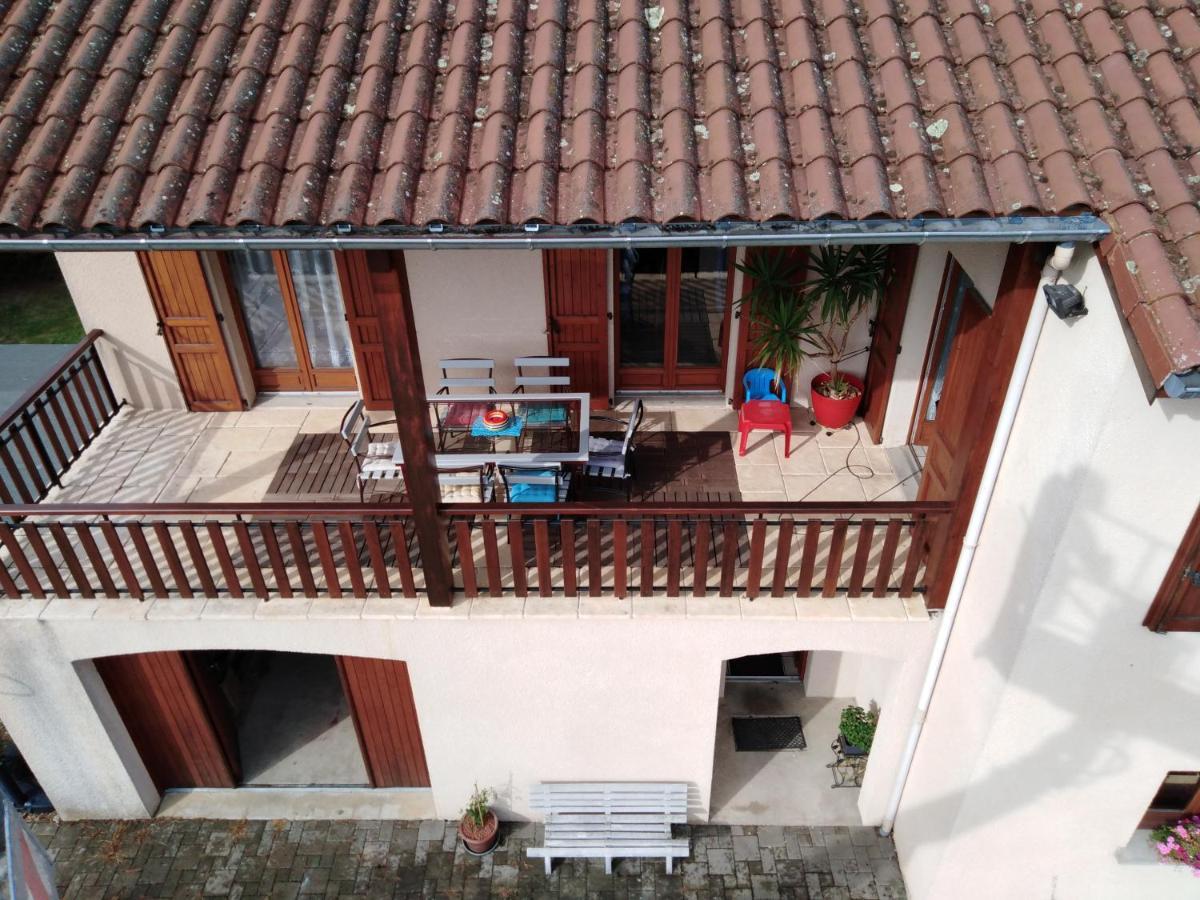 Chambres Des Arrys Bas-en-Basset Luaran gambar