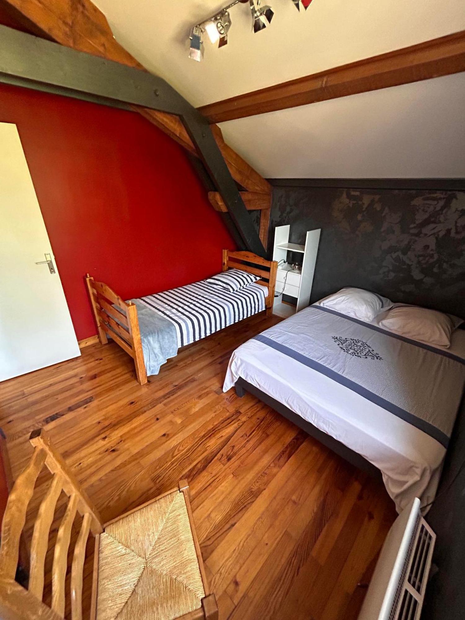 Chambres Des Arrys Bas-en-Basset Luaran gambar
